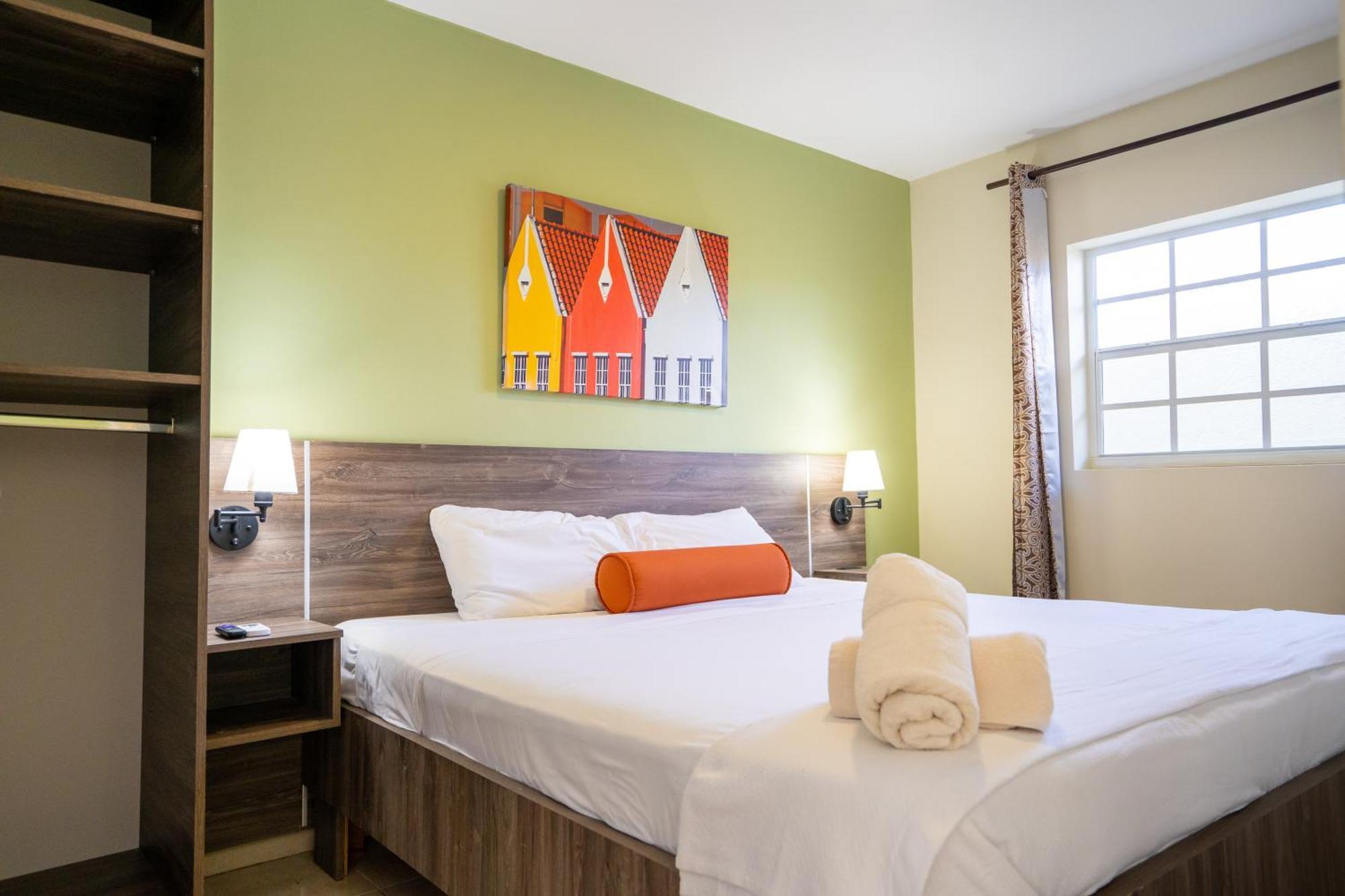 Delynne Boutique Hotel Виллемстад Экстерьер фото