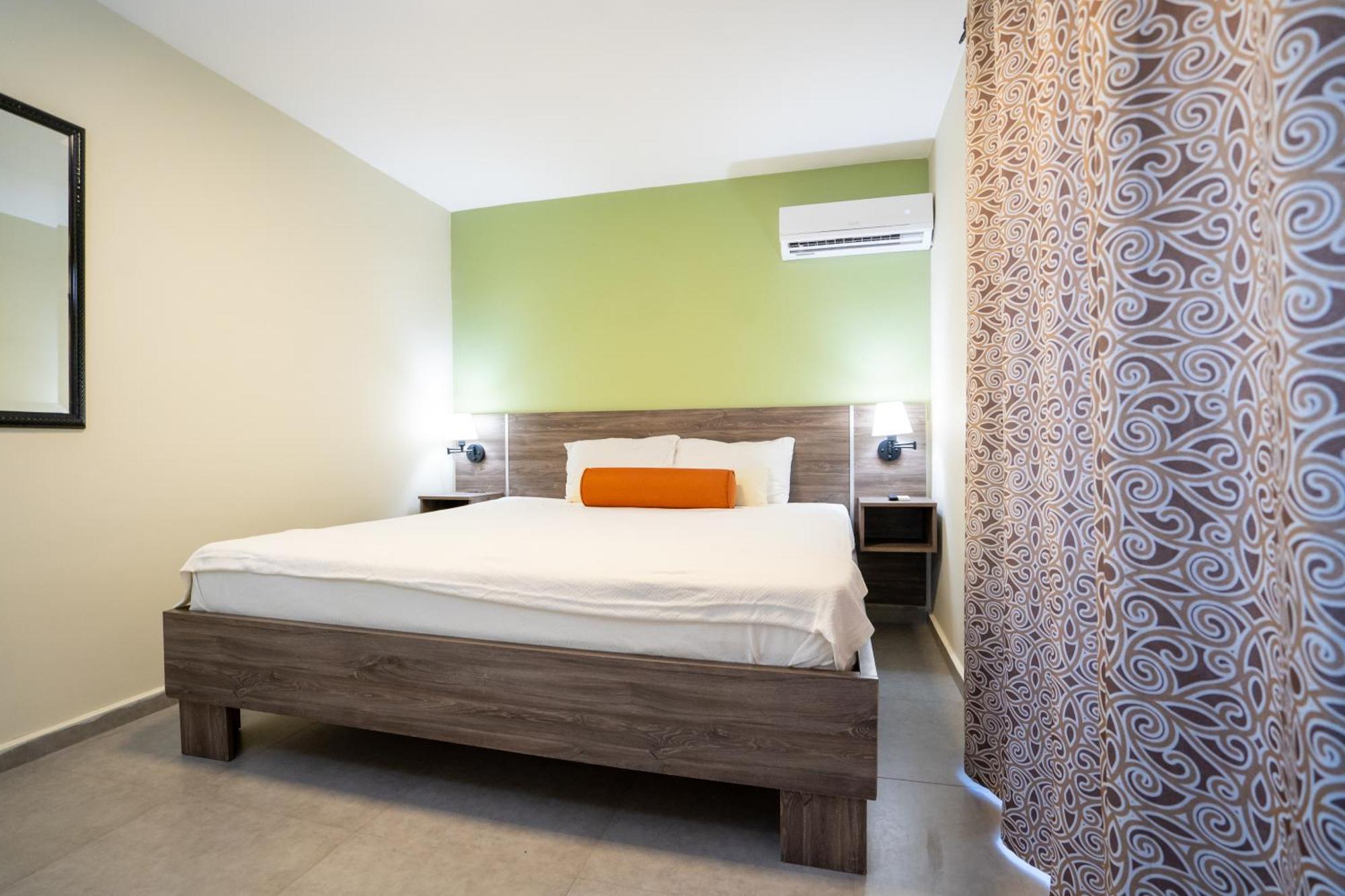 Delynne Boutique Hotel Виллемстад Экстерьер фото