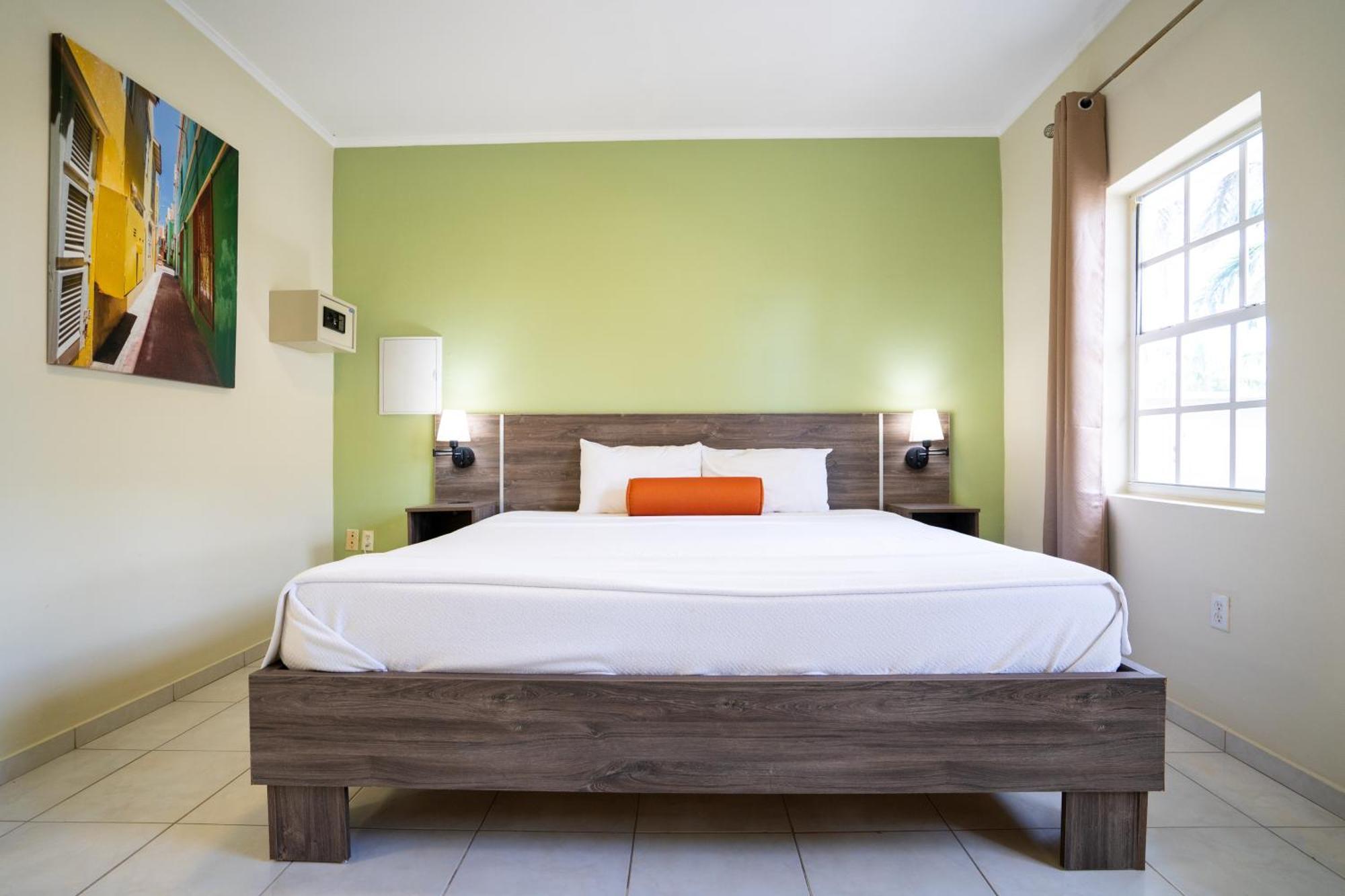 Delynne Boutique Hotel Виллемстад Экстерьер фото