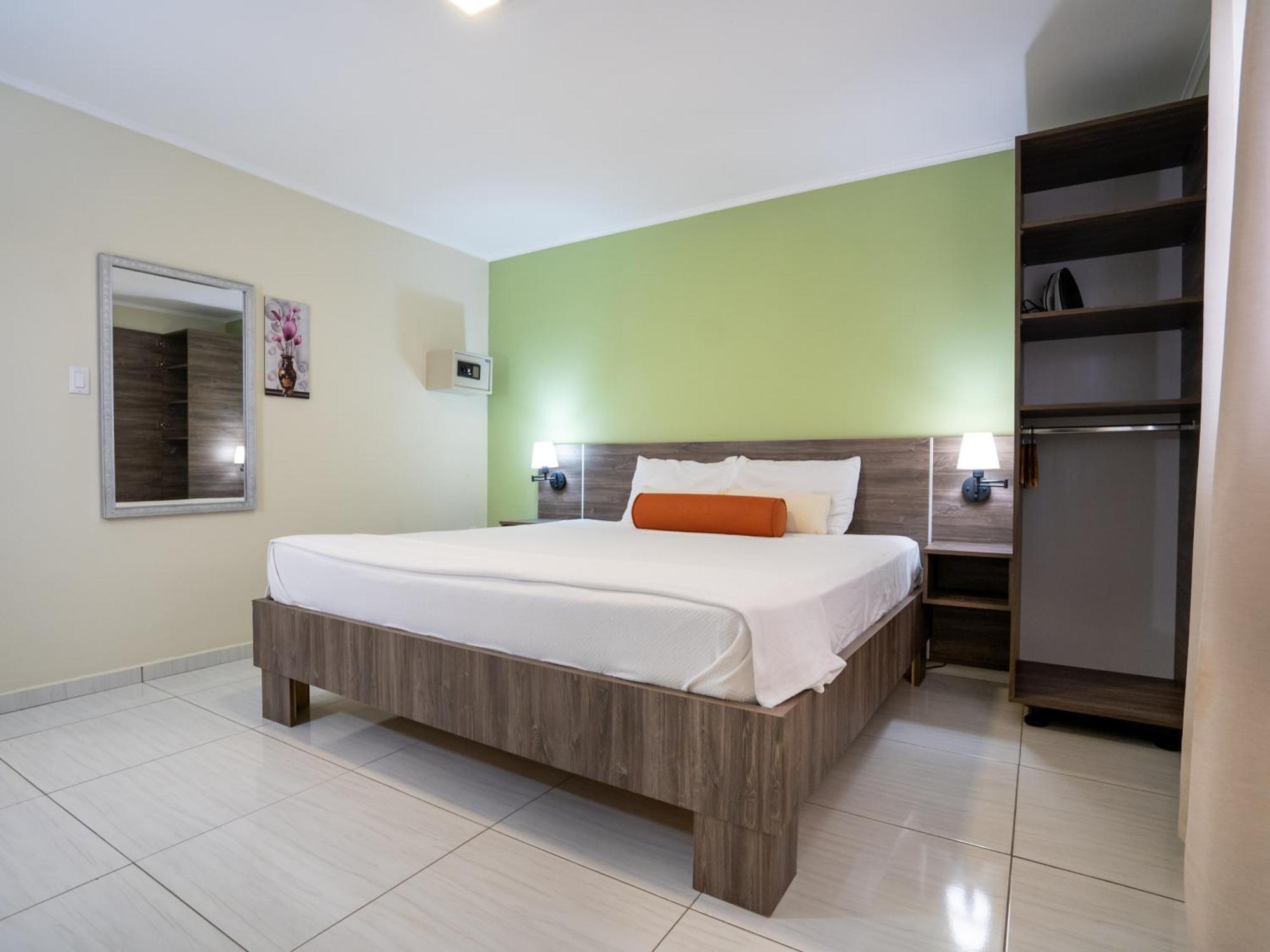Delynne Boutique Hotel Виллемстад Экстерьер фото
